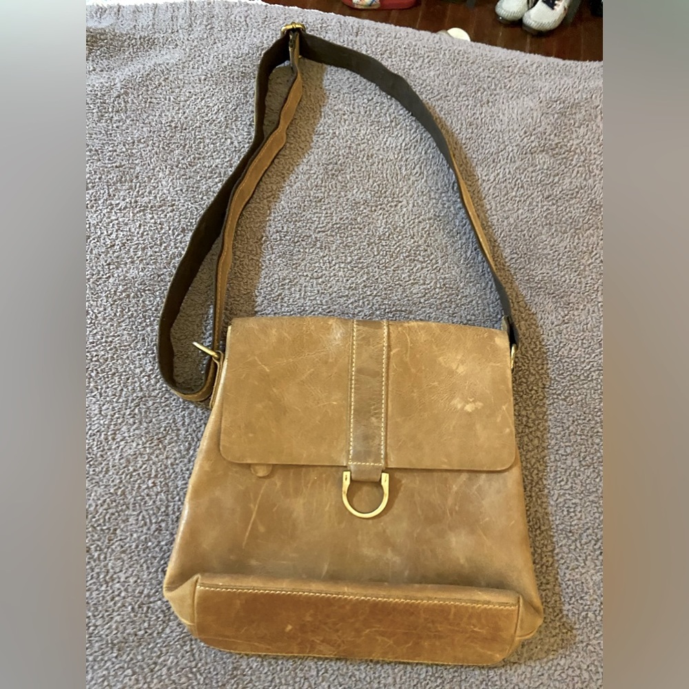 VINTAGE SCUFFED COGNAC LEATHER CROSSBODY